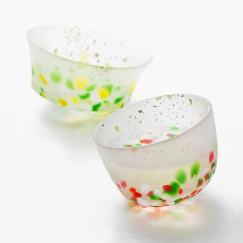 (一對價)【日本津輕-轉運金箔福杯】南天&福壽草手作不倒翁對杯組 - 酒杯/酒器 - 玻璃 綠色