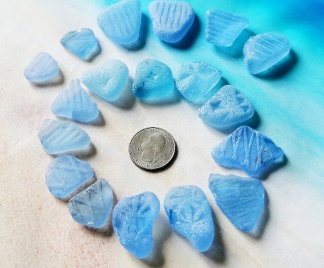 Patterned sea glass duet for Sea glass Jewelry.Cornflower Textured Beach  glass - Shop Sea glass for you Pottery & Glasswork - Pinkoi