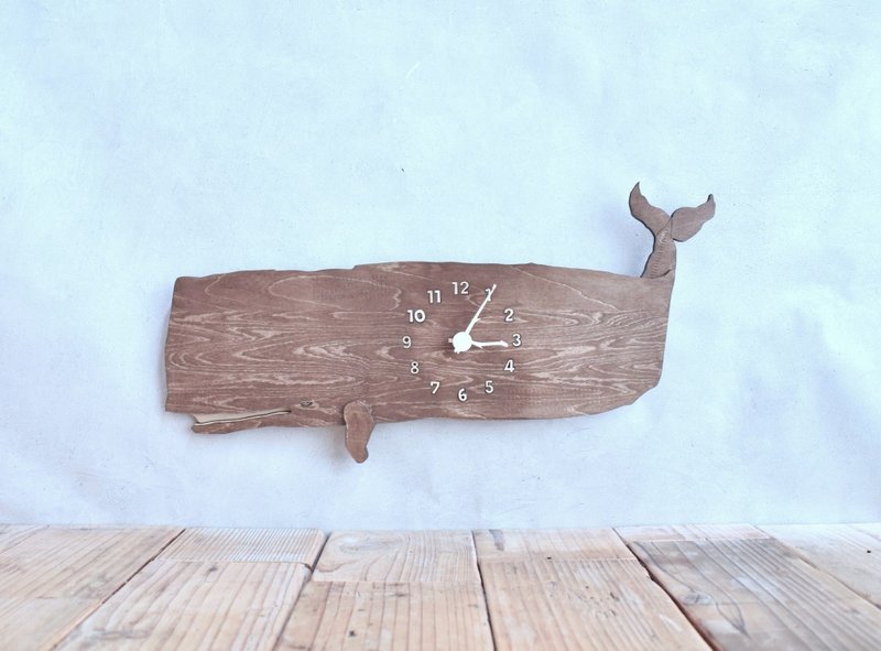 A clock that brings out the charm of sperm whales Wooden wall clock - Clocks - Wood Brown