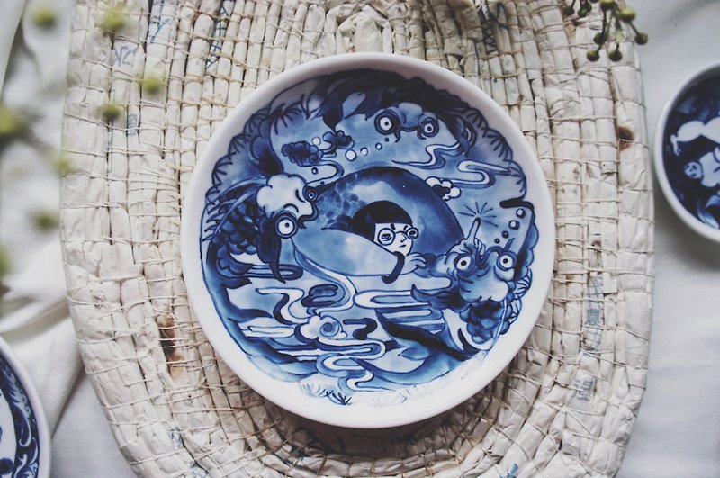 La series blue and white porcelain plate-goldfish swimming in the sea - Plates & Trays - Porcelain Blue