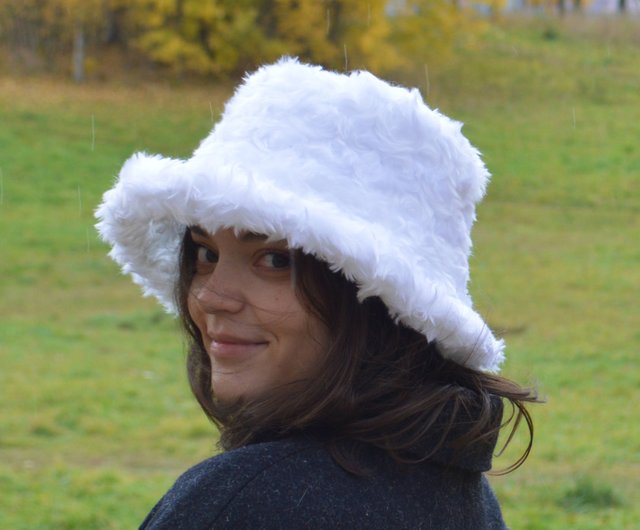 white fur bucket hat