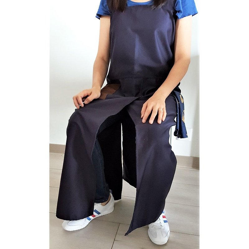 陶藝用圍裙  | 自選素色面料 | 客製化 繡字 - 圍裙 - 棉．麻 藍色