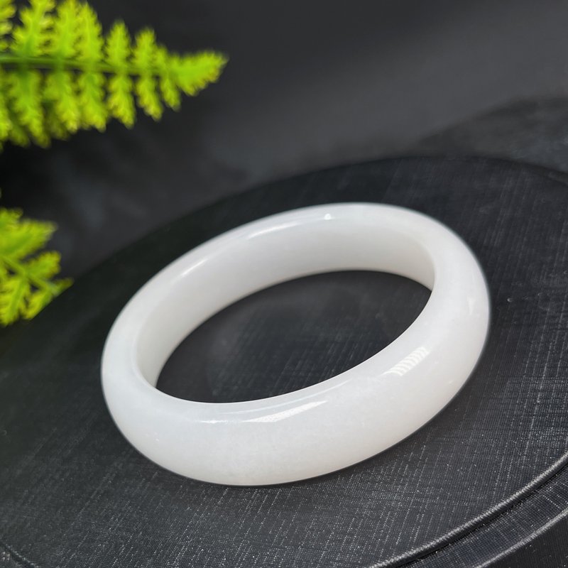 金絲玉手鐲57MM 羊脂級崑崙白玉手環 附證書 時尚雋雅 精緻典雅 - 手鍊/手環 - 玉石 白色