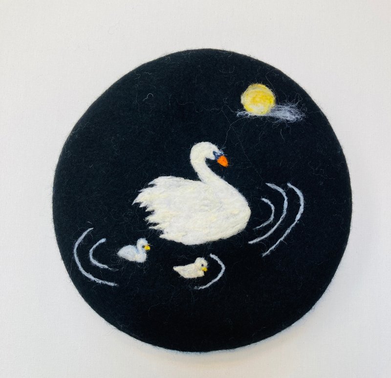 Unique Needle felted Embroidery Beret Hat - Swan Family under  the full moon - Hats & Caps - Wool 