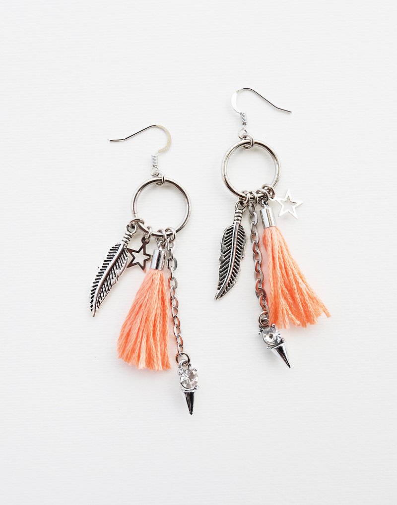 Circle metal earrings with peach tassel and charms - 耳環/耳夾 - 其他材質 橘色