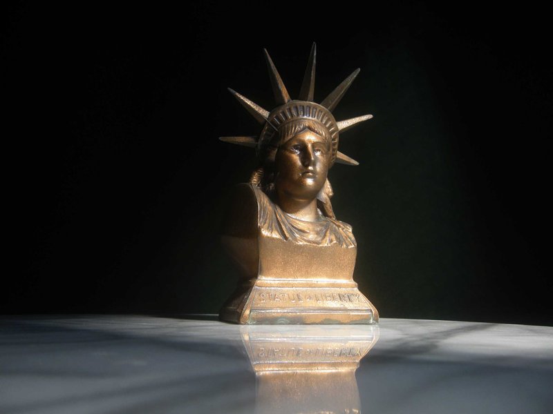 【OLD-TIME】Early Second-hand American Imported Statue of Liberty Metal Money Tray - กระปุกออมสิน - วัสดุอื่นๆ หลากหลายสี