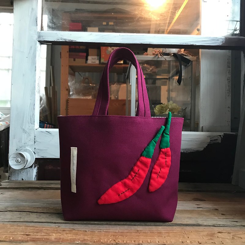 Red pepper tote bag/purple bottom - กระเป๋าถือ - ผ้าฝ้าย/ผ้าลินิน สีแดง