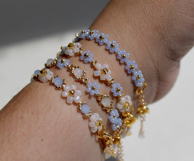 Louis Vuitton White/Blue Beaded Bracelet - Yoogi's Closet