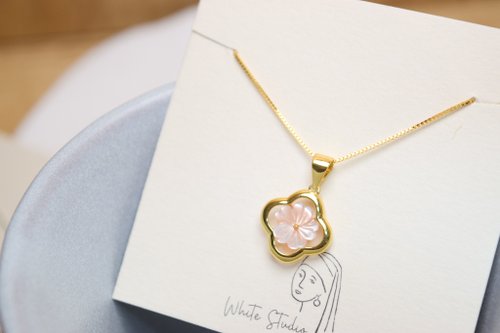 White Studio 天然珍珠飾物 【窗花】天然貝殼貝母雕花 全925純銀頸鍊 (金/銀)