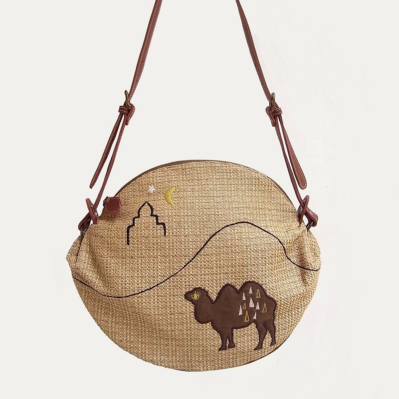 Moon desert embroidery・ shoulder bag - Messenger Bags & Sling Bags - Genuine Leather Khaki