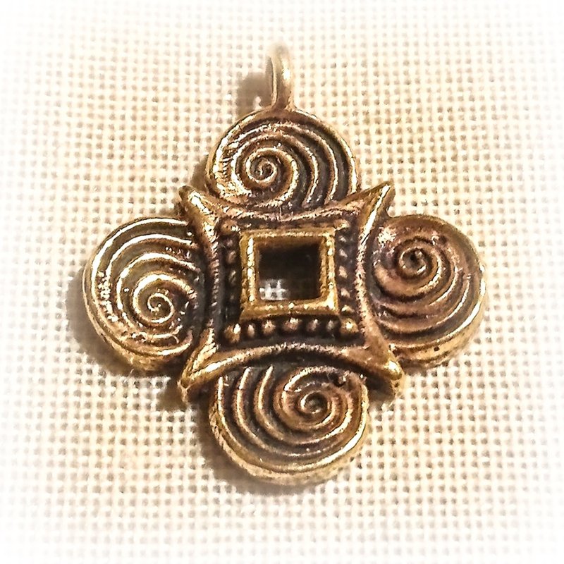 Ukrainian brass necklace pendant,wintage brass pendant,woman Man jewelry gift - 吊飾/掛飾 - 銅/黃銅 金色