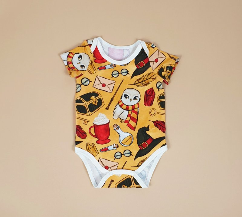 Magic Wizard on Yellow baby bodysuit, baby boy bodysuit, baby girl bodysuit - 包屁衣/連身衣 - 棉．麻 多色
