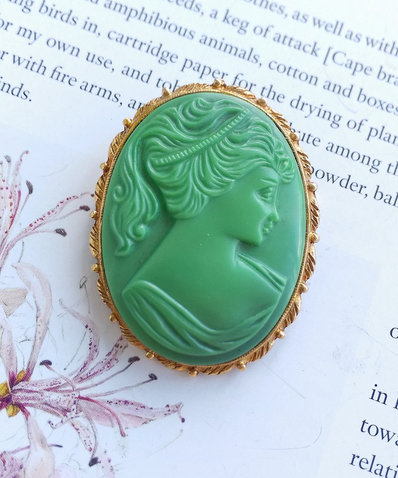 Vintage Jewelry 西洋古董飾品 古典 Cameo  宮廷仕女  別針 - 徽章/別針 - 其他金屬 金色