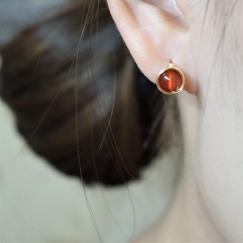 ll 6mm紅瑪瑙 ll 金線框耳針 耳夾 / 一對 - 耳環/耳夾 - 半寶石 紅色
