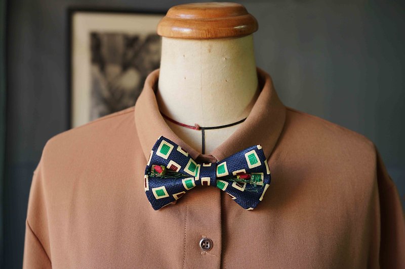Papa's BowTie-antique cloth flower tie remade handmade bow tie-Prague gentleman blue-red rose version - หูกระต่าย/ผ้าพันคอผู้ชาย - ผ้าไหม สีน้ำเงิน