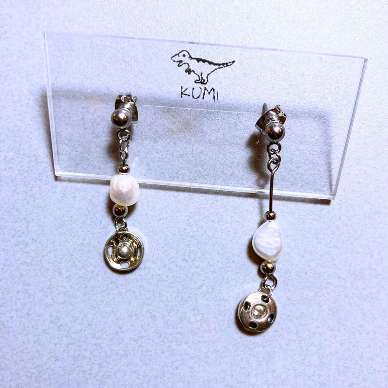 freshwater pearl earrings - Earrings & Clip-ons - Other Materials White