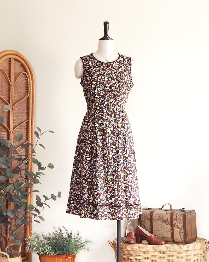 VINTAGE dark brown dress with sweet floral pattern, size L - One Piece Dresses - Cotton & Hemp Brown