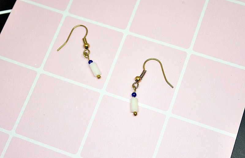 Bronze natural stone X <short blue circles> - hook earrings - Earrings & Clip-ons - Gemstone Blue