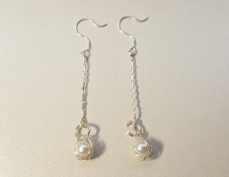 Metal-Handmade Pendant Pearl Earrings-Bright Silver (Handmade. Gifts. Jewelry. Imported from the United States. Earrings. Gift Box. Metal Wire) - ต่างหู - โลหะ สีเงิน
