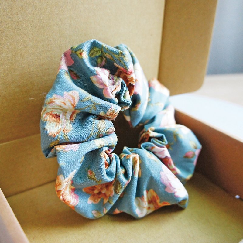 Lovely [Japanese cloth] classical rose garden hair bundle, large intestine circle, donut hair bundle <湖水绿> - เครื่องประดับผม - ผ้าฝ้าย/ผ้าลินิน สีเขียว