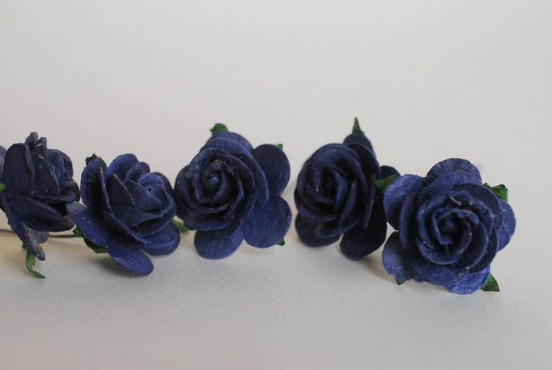 Paper flowers, centerpieces, roses 50 pieces size 2.5 cm., passion blue color. - 其他 - 紙 藍色