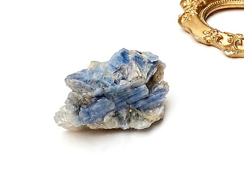 fitter 天然原礦小藍晶石共生白水晶及金雲母 辦公室 居家 療癒 擺件