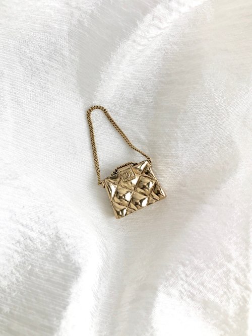 日本直送名牌中古包】CHANEL シャネルブローチゴールド 日本直送名牌中古包】CHANEL シャネルブローチゴールド