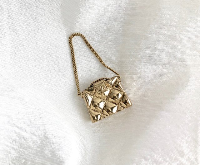 日本直送 名牌中古包 】CHANEL シャネル ブローチ ゴールド マトラッセ