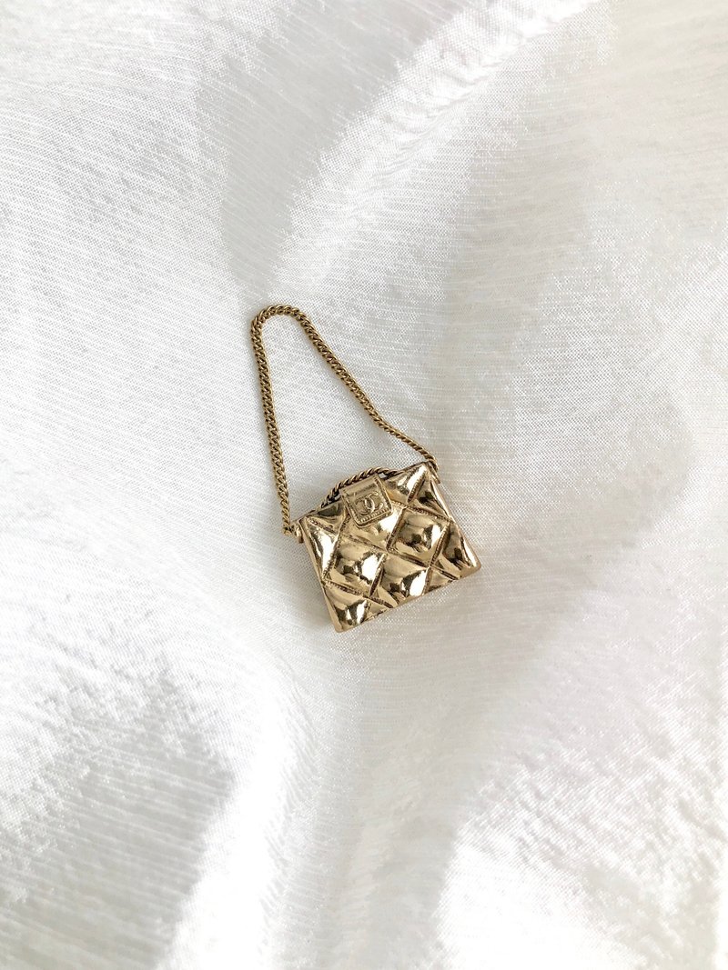 【 日本直送　名牌中古包 】CHANEL シャネル ブローチ ゴールド マトラッセ ココマーク vintage ヴィンテージ オールド stizpw - 胸針 - 其他材質 金色