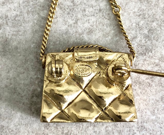 日本直送 名牌中古包 】CHANEL シャネル ブローチ ゴールド マトラッセ