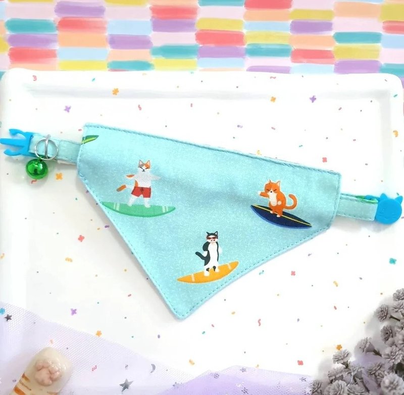 Surfing cat  Bandana Cat Collar with Breakaway Safety Buckle - 項圈/牽繩 - 棉．麻 藍色