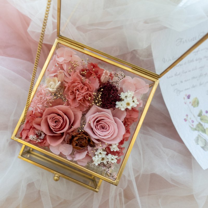 【客製】永生花抽屜珠寶盒-康乃馨 玫瑰/玻璃盒/實用 - 乾花/永生花 - 植物．花 紅色