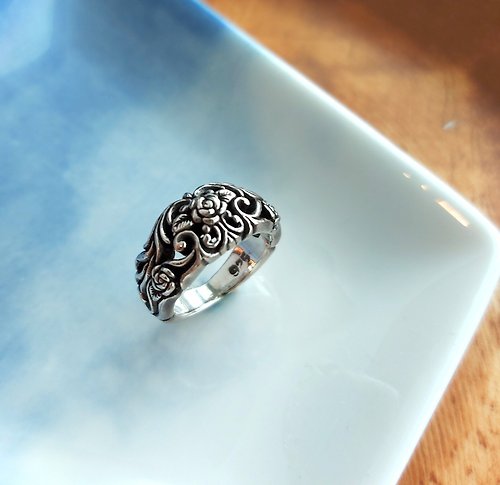 Martina Olga 奧嘉精品工作室 925純銀飾 復古細緻雕花圖騰玫瑰戒指 可訂製戒圍