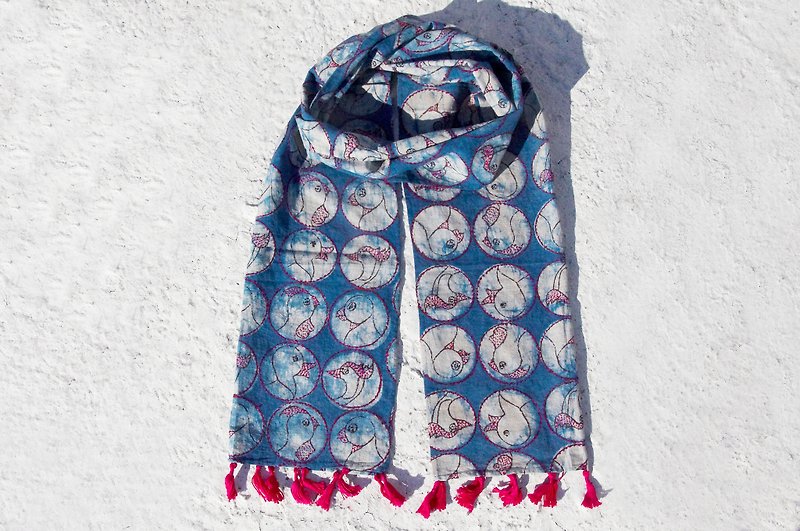 Sew a limited indigo scarf / scarf embroidery / hand-embroidered scarves / hand-stitched cotton scarf line - Mr. Duck with vegetable dyes Aizen Miss - Scarves - Cotton & Hemp Blue