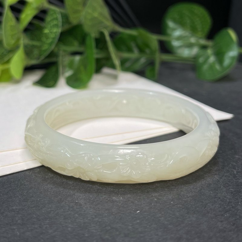 和田玉黃口手鐲58MM 浮雕喜上眉梢老料黃玉手環 附證書 古韻典雅 - 手鍊/手環 - 玉石 