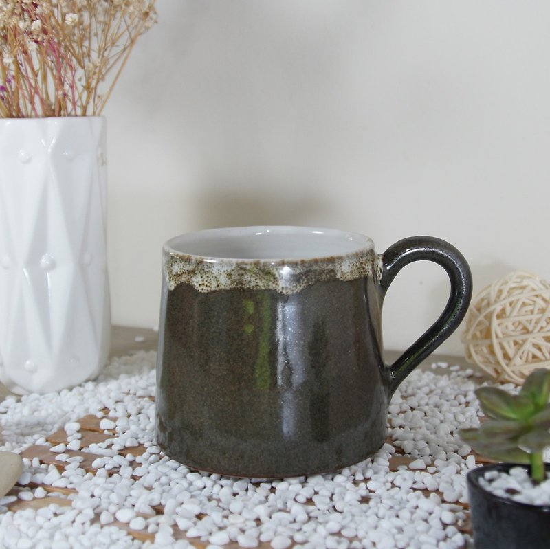 Seaweed spray coffee cup, teacup, mug, cup, mountain cup - about 300ml - แก้วมัค/แก้วกาแฟ - ดินเผา สีเขียว