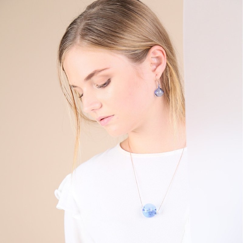Ocean drop necklace light blue - 項鍊 - 玻璃 藍色