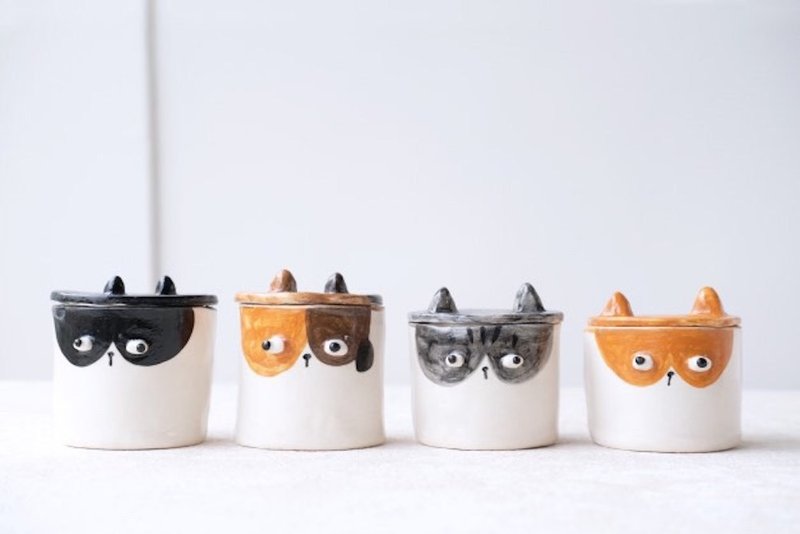 dotdot_illustration illustration・ceramics x Tings Aroma joint cat candle jar - Candles & Candle Holders - Porcelain White