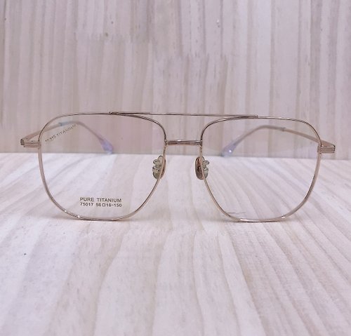 EGlasses。眼鏡物語 站內最高等級UV420濾藍光0度眼鏡│極視鈦飛行款大方框系列TB3