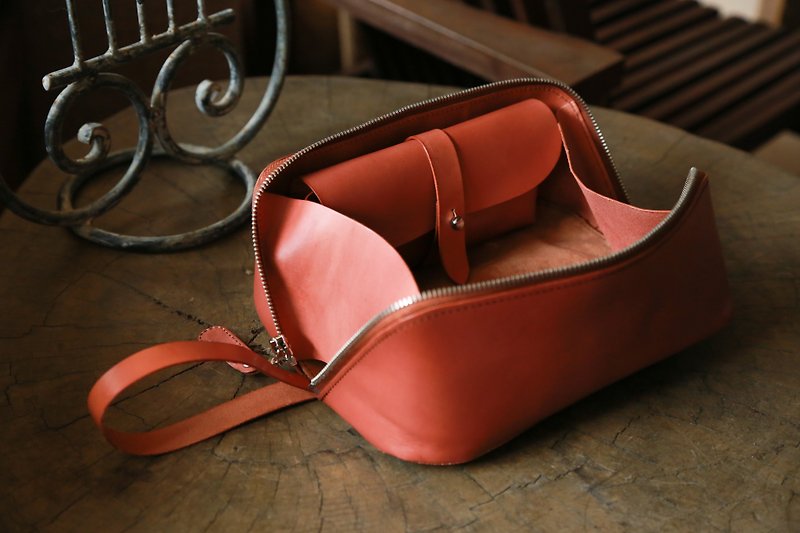 【Off-season sale】Toiletry Bag, Traveller Dopp Kit, Handmade Cosmetic Case - Toiletry Bags & Pouches - Genuine Leather 