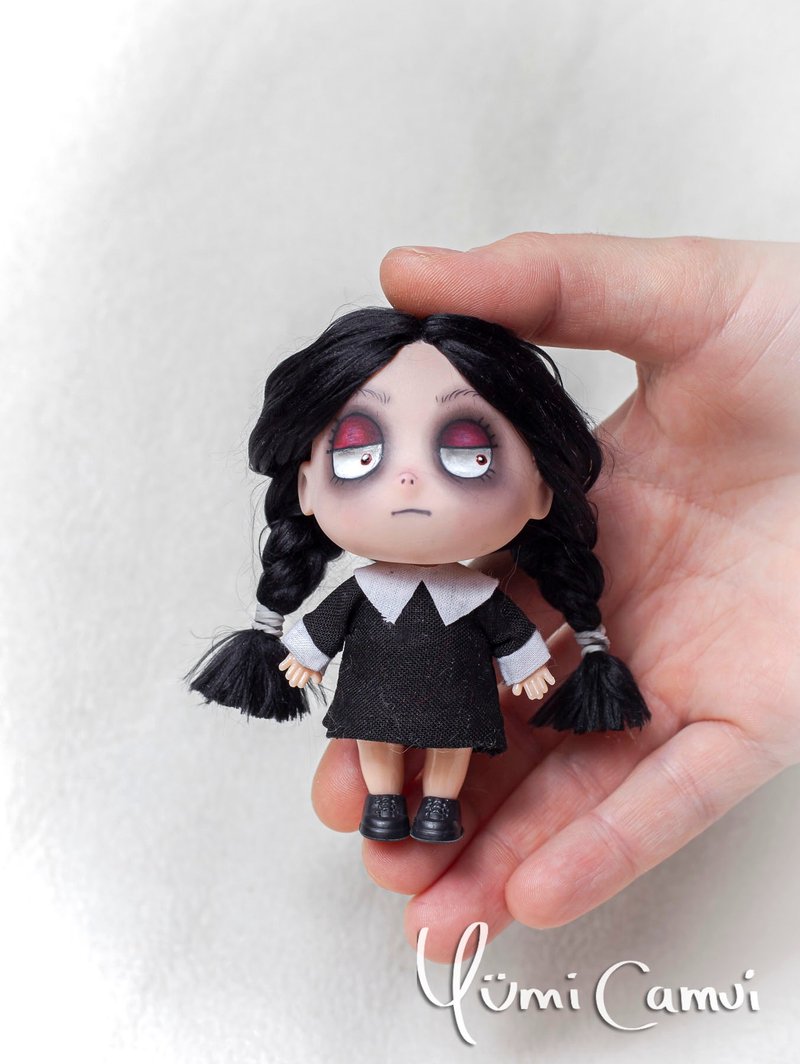 Cute tiny Wednesday doll by Yumi Camui - 公仔/玩偶 - 塑膠 多色