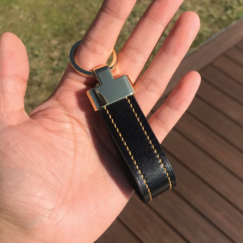 【皮革鑰匙圈】黑色馬臀皮/鎖匙扣/隨身小物/閨蜜禮物 - 鑰匙圈/鑰匙包 - 真皮 黑色