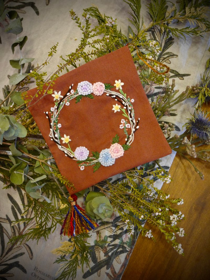 *春意濃* 全手工刺繡流蘇春聯 春花花圈 伴手禮 - 紅包袋/春聯 - 繡線 