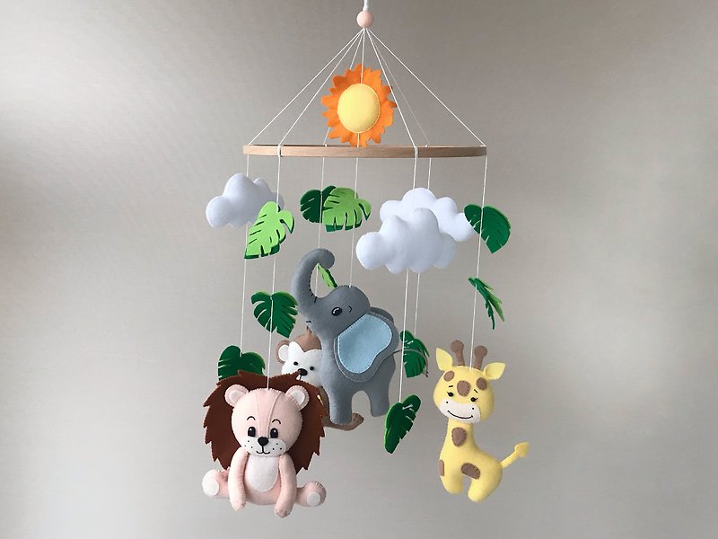 Safari mobile jungle nursery decor. Neutral mobile baby girl and boy - 寶寶/兒童玩具/玩偶 - 其他材質 多色