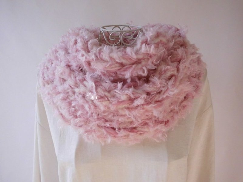 再出品×6（冬牡丹の花)ファー・メリノウール&アルパカ入り・とても柔らかなふわふわ♪スヌード - スカーフ - その他の素材 ピンク