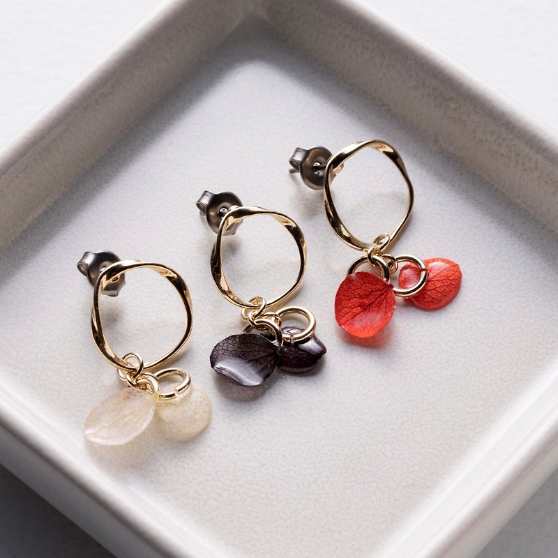 Handmade real flower earrings / early summer. Dried Flower Earrings Hydrangea Gift Ear Stitch Clip-On