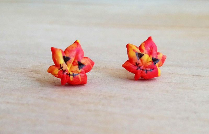 [Halloween Limited] Grimace Maple Leaf Sterling Silver Earrings/ Clip-On - ต่างหู - ดินเหนียว สีส้ม