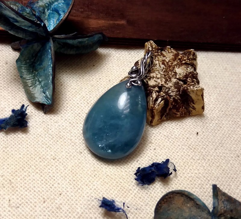 Dark Seaweed Sapphire Silver Bones - Necklaces - Gemstone Blue