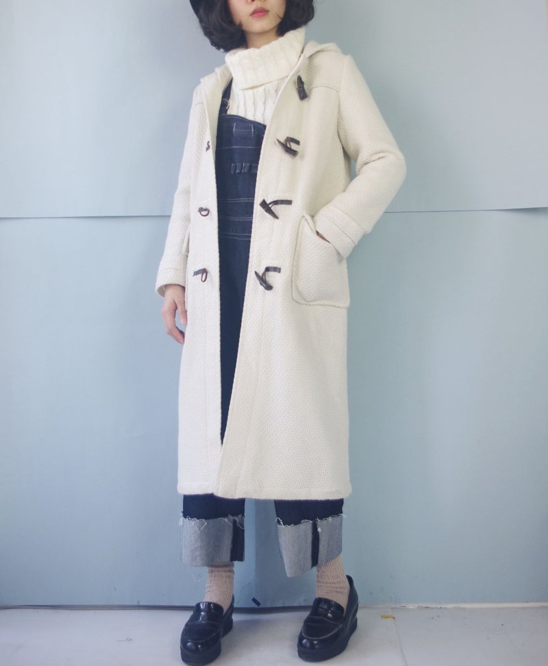 Treasure Hunting - pure white self-cultivation horns button coat - Women's Casual & Functional Jackets - Polyester White