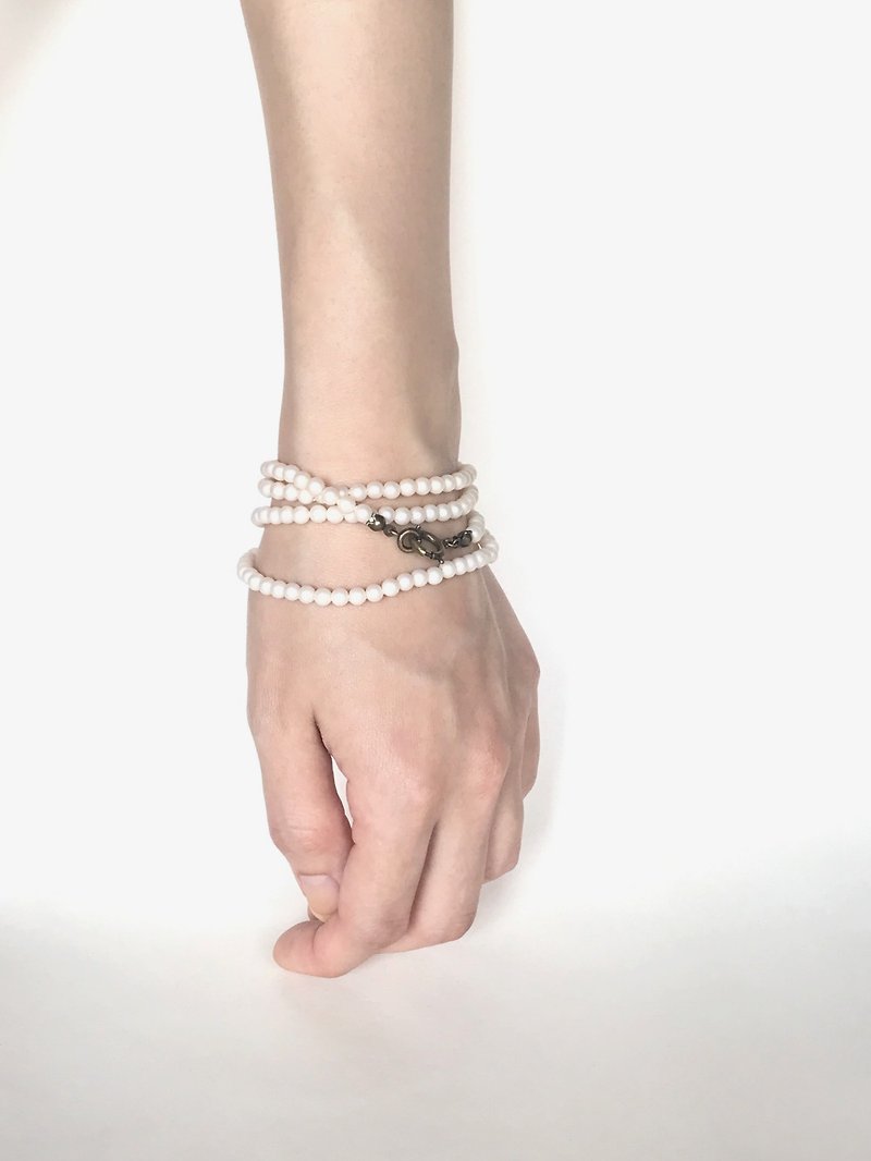 Hug　Necklace/Bracelet - สร้อยคอ - แก้ว ขาว